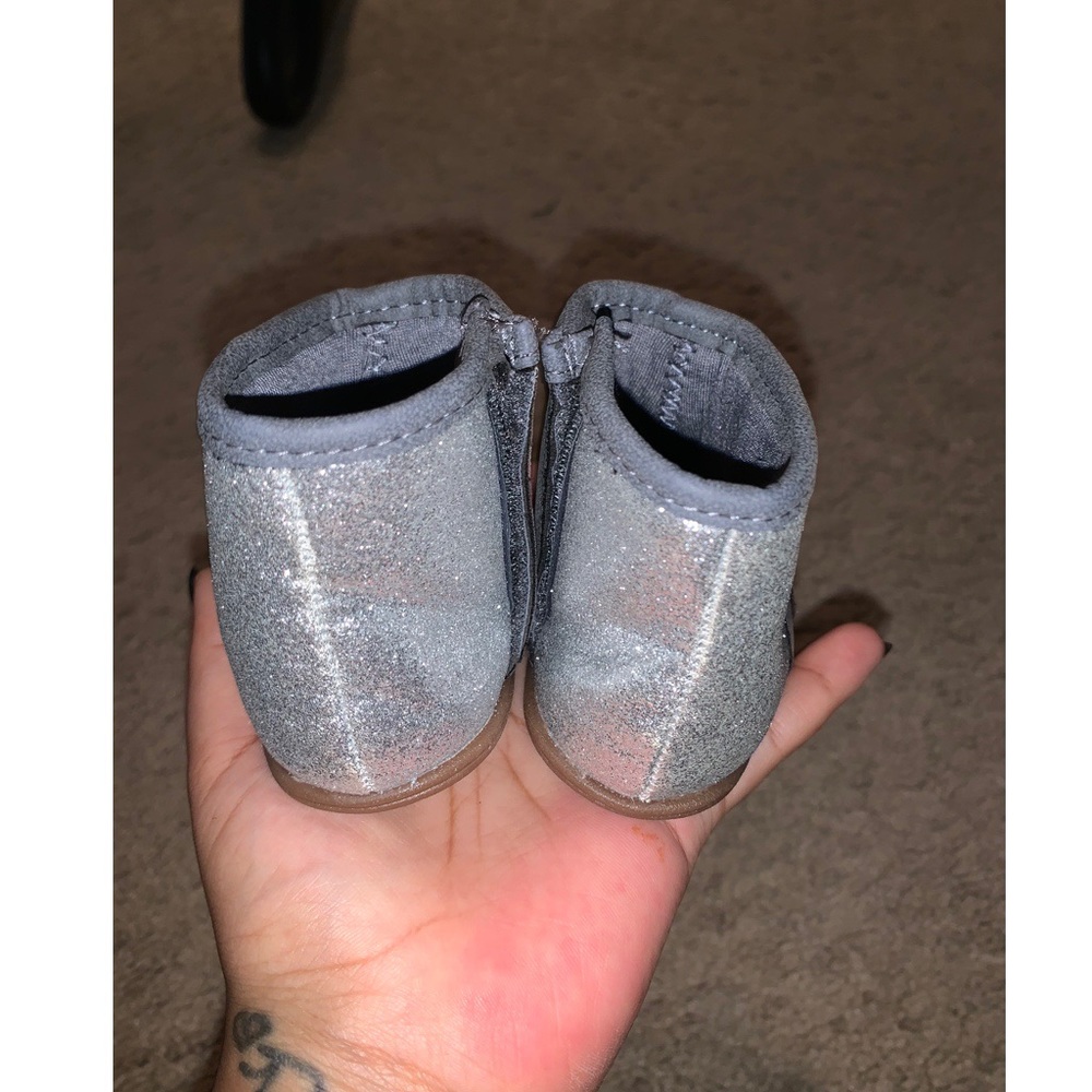 CARTERS Baby girl boots sz 2 - Picture 2 of 3